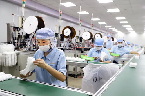 每天生产70万枚医用口罩,这个上海宝山的厂,换人换岗不停机
