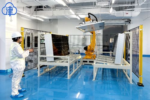 全球首台套全彩微图层设备首片产品下线